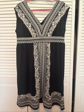 INC International Concepts Black and White V-Neck Midi Dress